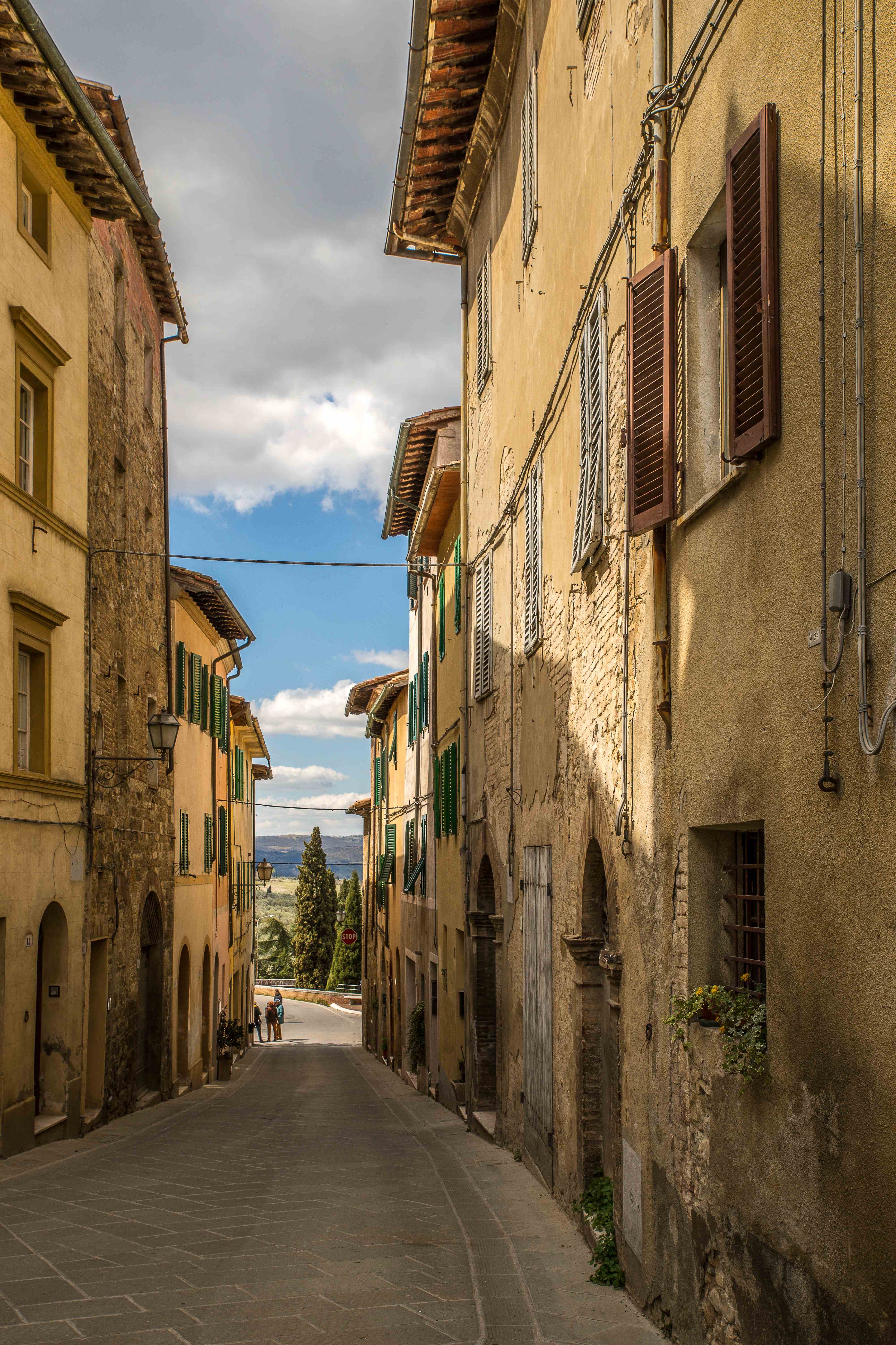 Narrow street in a medieval Abruzzo town